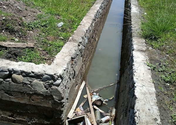 Salah-satu-drainase-yang-tidak-dilakukan-plesterandok-pribadi