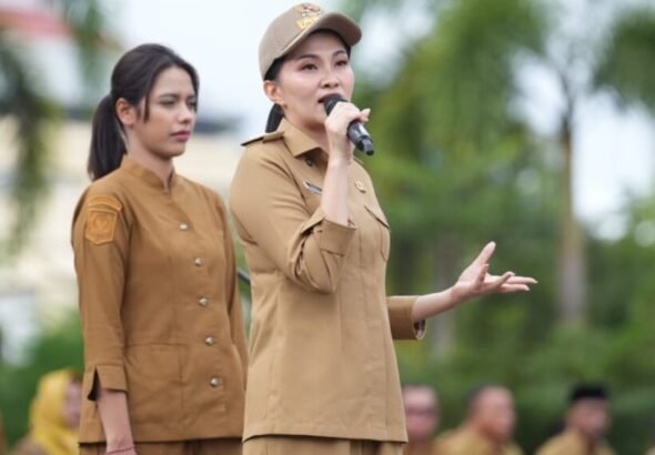 Gubernur-Sherly-pimpin-apel-pagi-1-1140x570