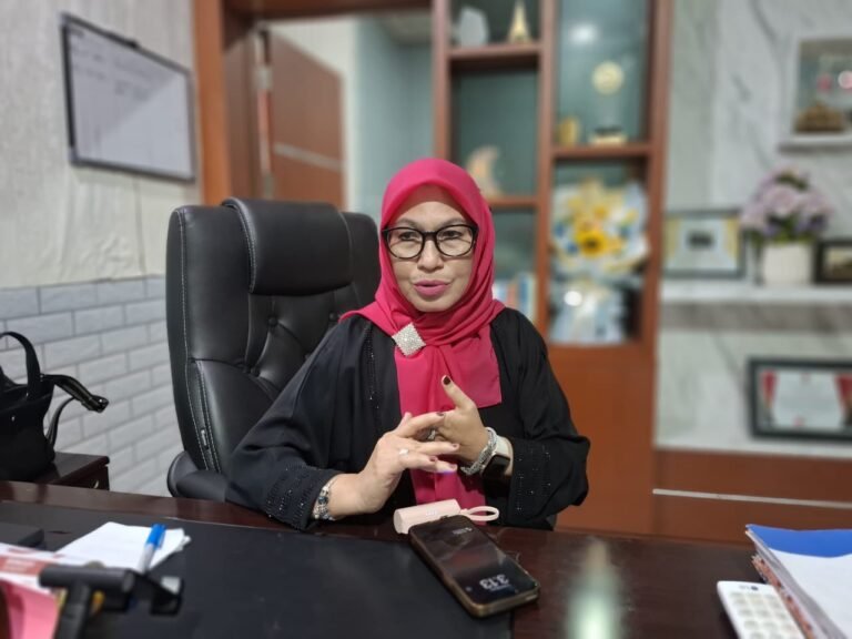 Dirut-RSUD-Chasan-Boesoirie-Ternate-dr-Alwia-Assagaf