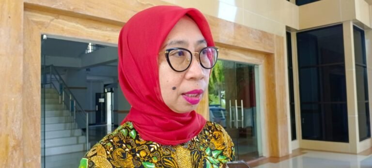 Kepala-RSUD-Sofifi-dr.-Sylvia-Umaternate-1536x694